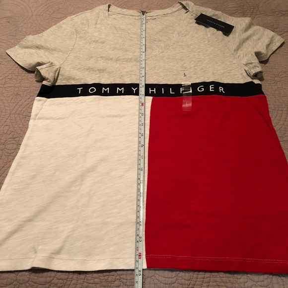🆕️ Tommy Hilfiger Womens V Neck Tshirt - Picture 5 of 6